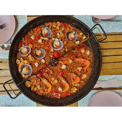 Multi-tasting Paella pan divided multi-tasting paella pan 2 flavors