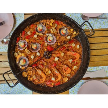 Multi-tasting Paella pan divided multi-tasting paella pan 2 flavors