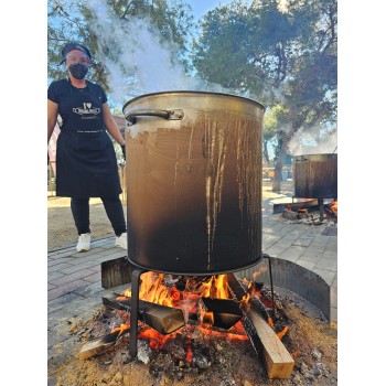 Aluminum pot with lid