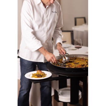 Elegant presentation of paella