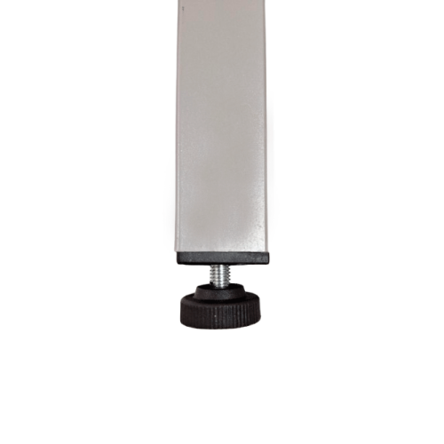 Extended square leveler with leg