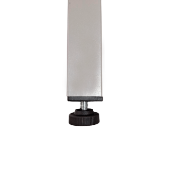 Extended square leveler with leg