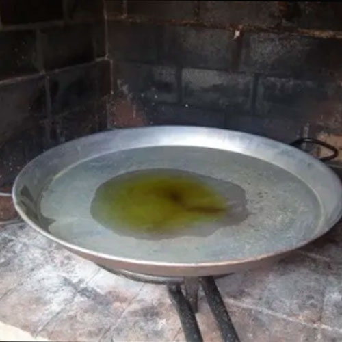 1.- Heat the oil