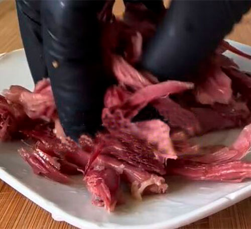 4.- Cut the belly and marinate it