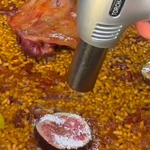 8.- Add the chanterelles