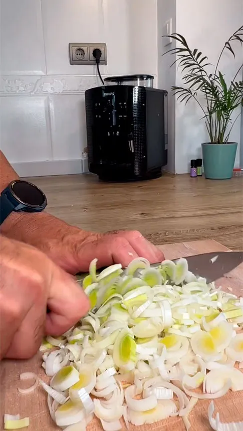 3.- Cut the vegetables