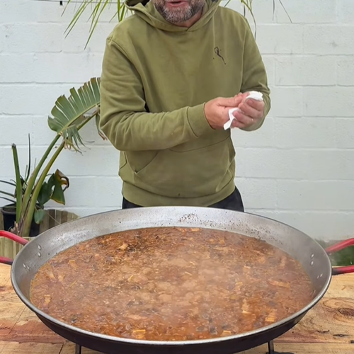 6.- Reduce the tomato