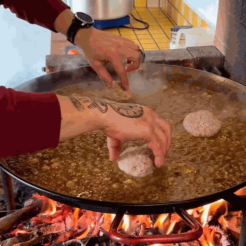 6.- Add the squid and mix