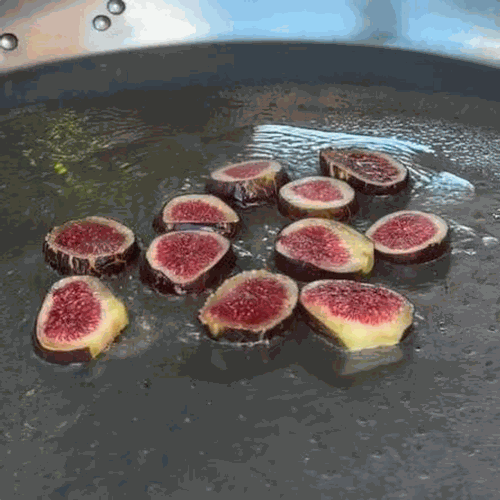 2.- Cut and crush the tomatoes