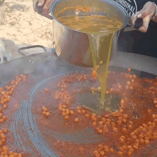 6.- Reduce the tomato