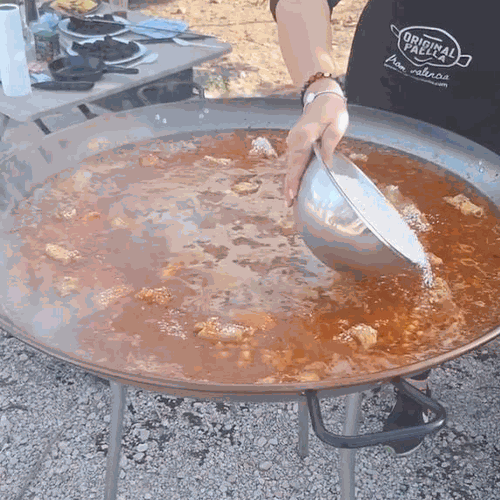 6.- Reduce the tomato