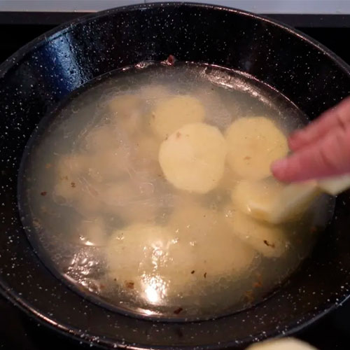5.- Add the potatoes
