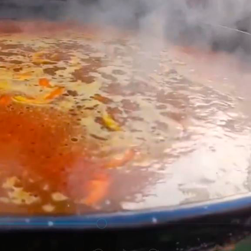 5.- Grate the tomatoes