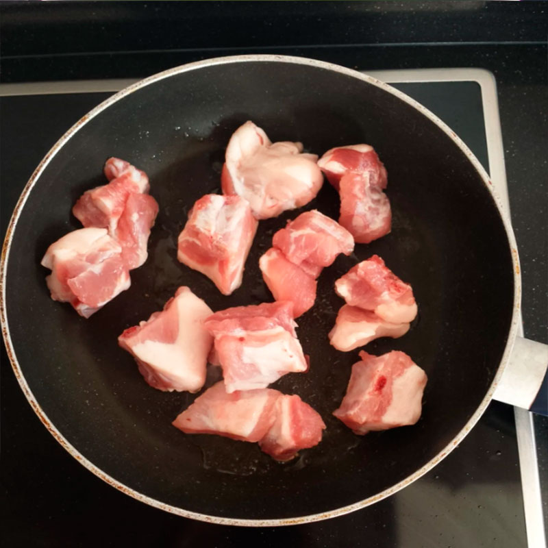 1.- Frying the ribs