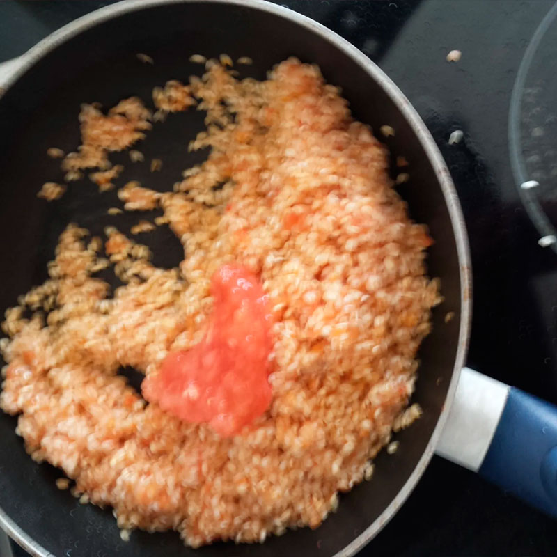 4.- Add tomato