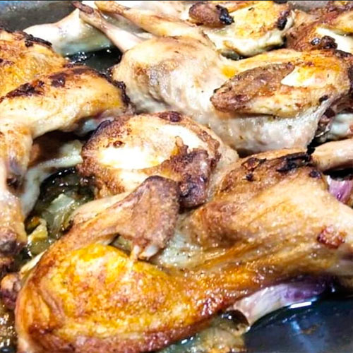 2.- Brown the garlic and add the quails.