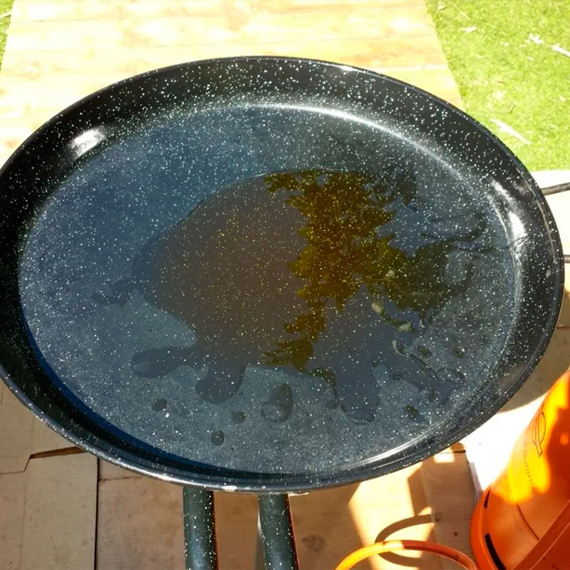 1.- Heat the oil