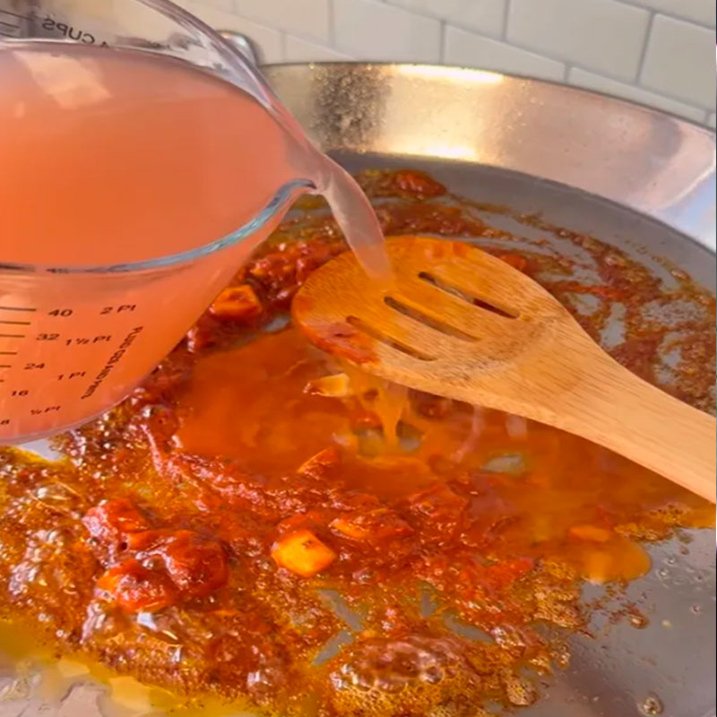 7.- Add the octopus broth