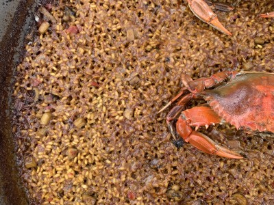 Recipe by @cris_riceandmeal: blue crab rice, dirty cuttlefish and caramelized onion with red vermouth