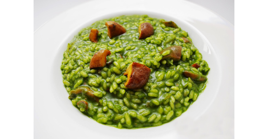 Recipe by @ximo_carrion: rice with flame-cooked capellanets, bottom of its thorns, liquefied spinach and mushrooms