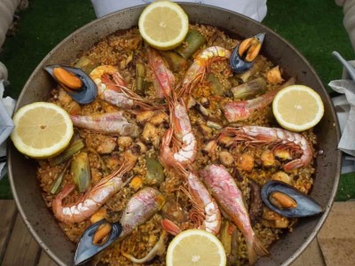 Easy recipe octopus, red mullet and artichokes paella