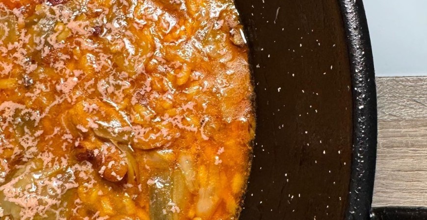 Recipe from @vadearroces: Mellow rice with ribs, artichokes and foie gras