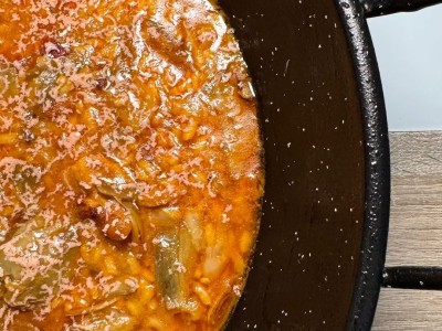 Recipe from @vadearroces: Mellow rice with ribs, artichokes and foie gras