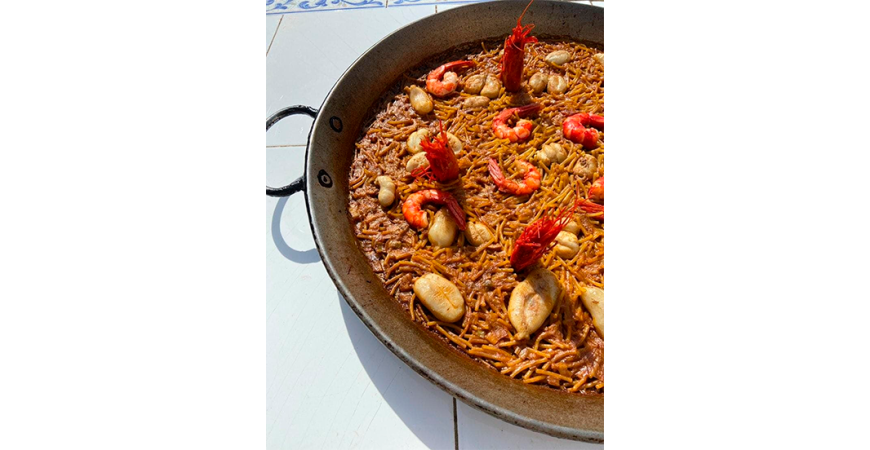 Recipe by @cooking_jorge: Fideuá of cuttlefish roe and prawns