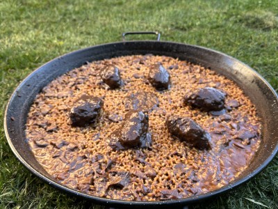 Recipe by @cherenayuso: rice with pork cheeks and niscalos (cheeks and niscalos)