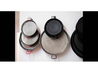 Original Paella - Paella hangers and paella pan holders - how to store your paellas