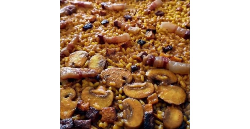 Recipe by @virycheff: Iberian pork rib rice, spring garlic and shiitake mushrooms with Provençal aioli