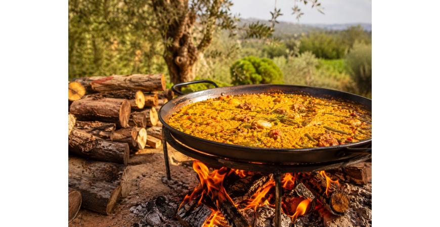 How to make a wood-fired paella