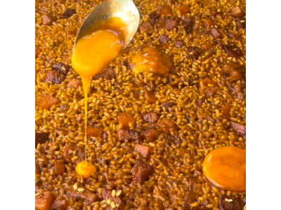 Recipe from @fanaticook: Dry rice with Iberian pork, cured pumpkin yolk