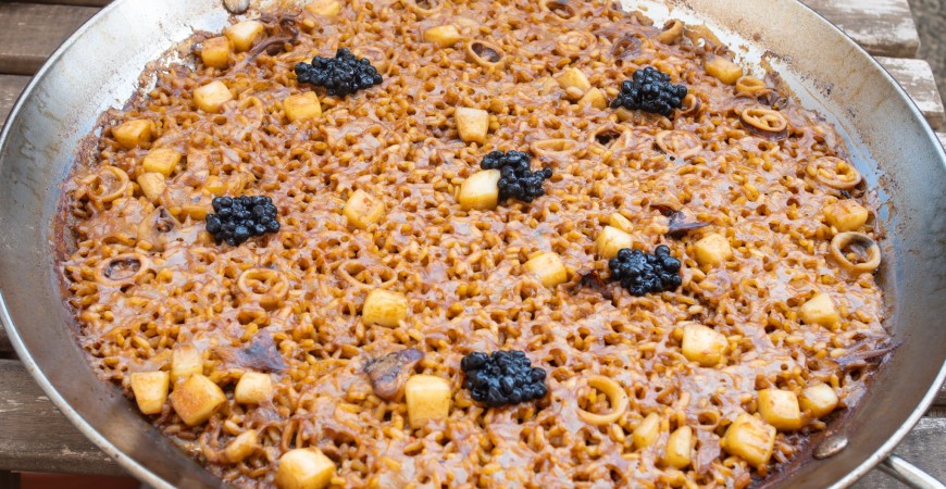 @elchefkent recipe: squid and cuttlefish rice with fake caviar