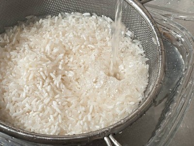 Is it good to wash rice before cooking it?