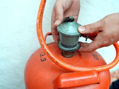 What is the right gas regulator for my paella burner?