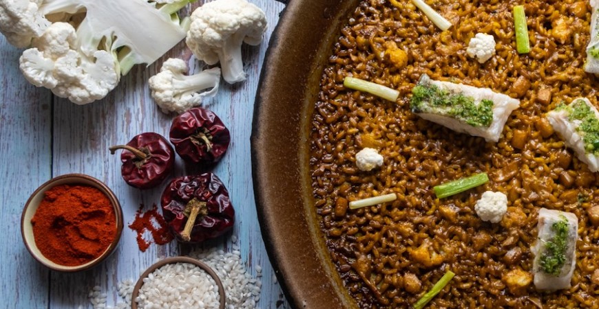 Recipe by @cocinandoparati10: Cod, cabbage and garlic rice