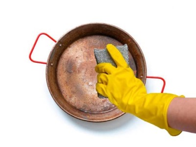 How to clean your paella pan