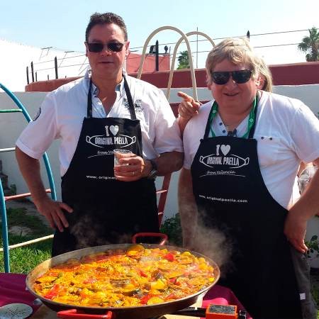 Hall of fame paella makers and paella pans