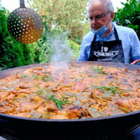 Hall of fame paella makers and paella pans