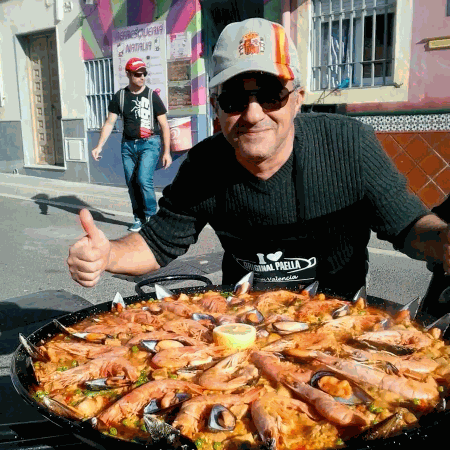 Hall of fame paella makers and paella pans