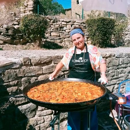 Hall of fame paella makers and paella pans