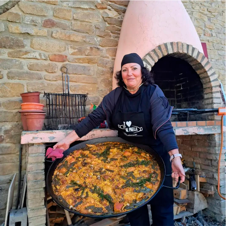 Hall of fame paella makers and paella pans