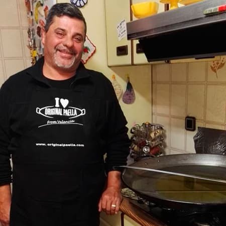 Hall of fame paella makers and paella pans