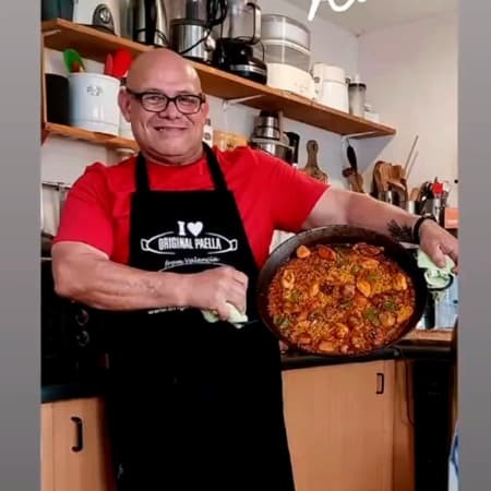 Hall of fame paella makers and paella pans