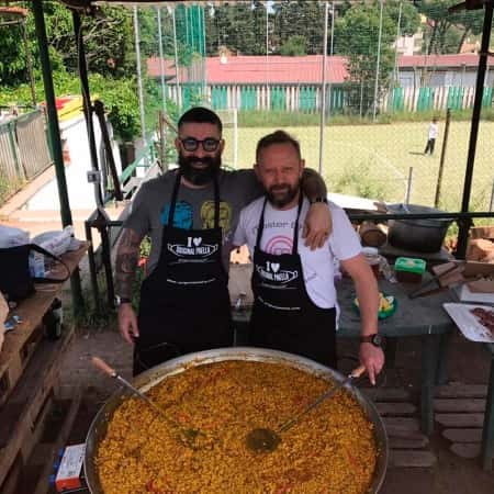 Hall of fame paella makers and paella pans
