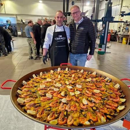 Hall of fame paella makers and paella pans