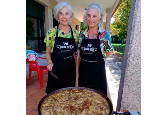 Hall of fame paella makers and paella pans