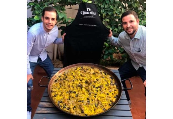 Hall of fame paella makers and paella pans