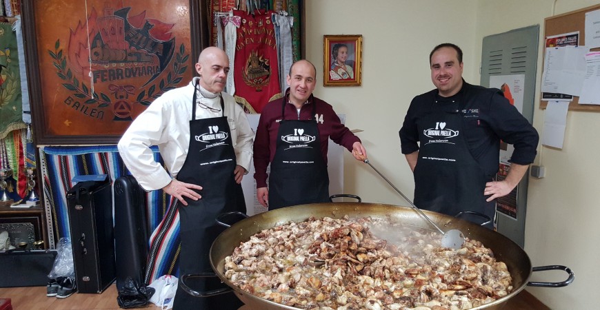 Hall of fame paella makers and paella pans